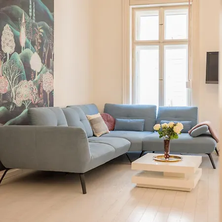 Apartment Spacious 3 Bedroom, 3 Ensuite Bathroom Elegant Near The Opera House