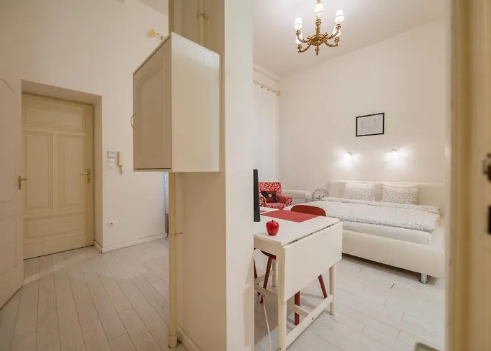 Spacious 3 Bedroom, 3 Ensuite Bathroom Elegant Near The Opera House Apartament